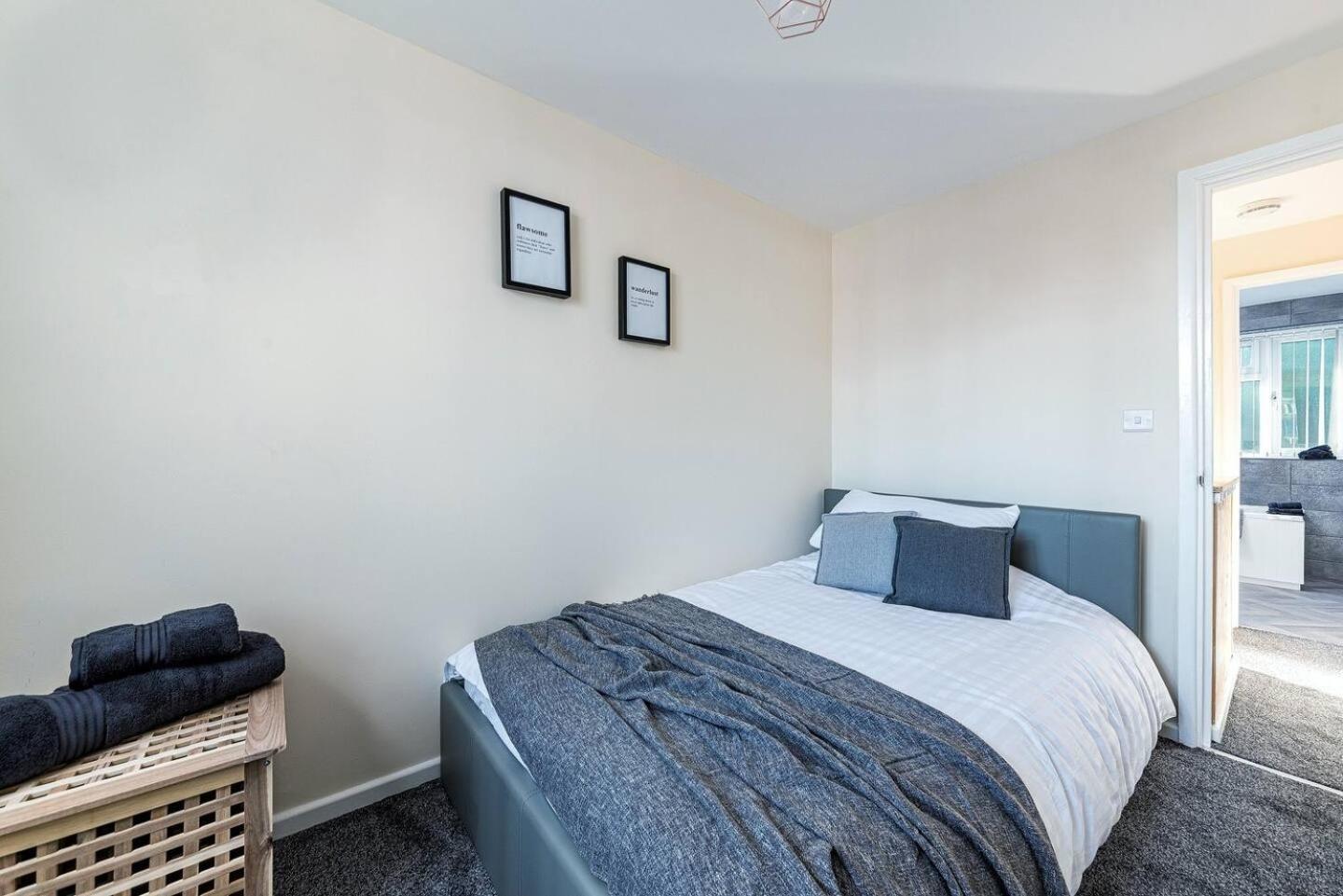 Dudley-Hospital-3Bed-Parking-Long Stay-Contractor Бріерлі-Гілл Екстер'єр фото